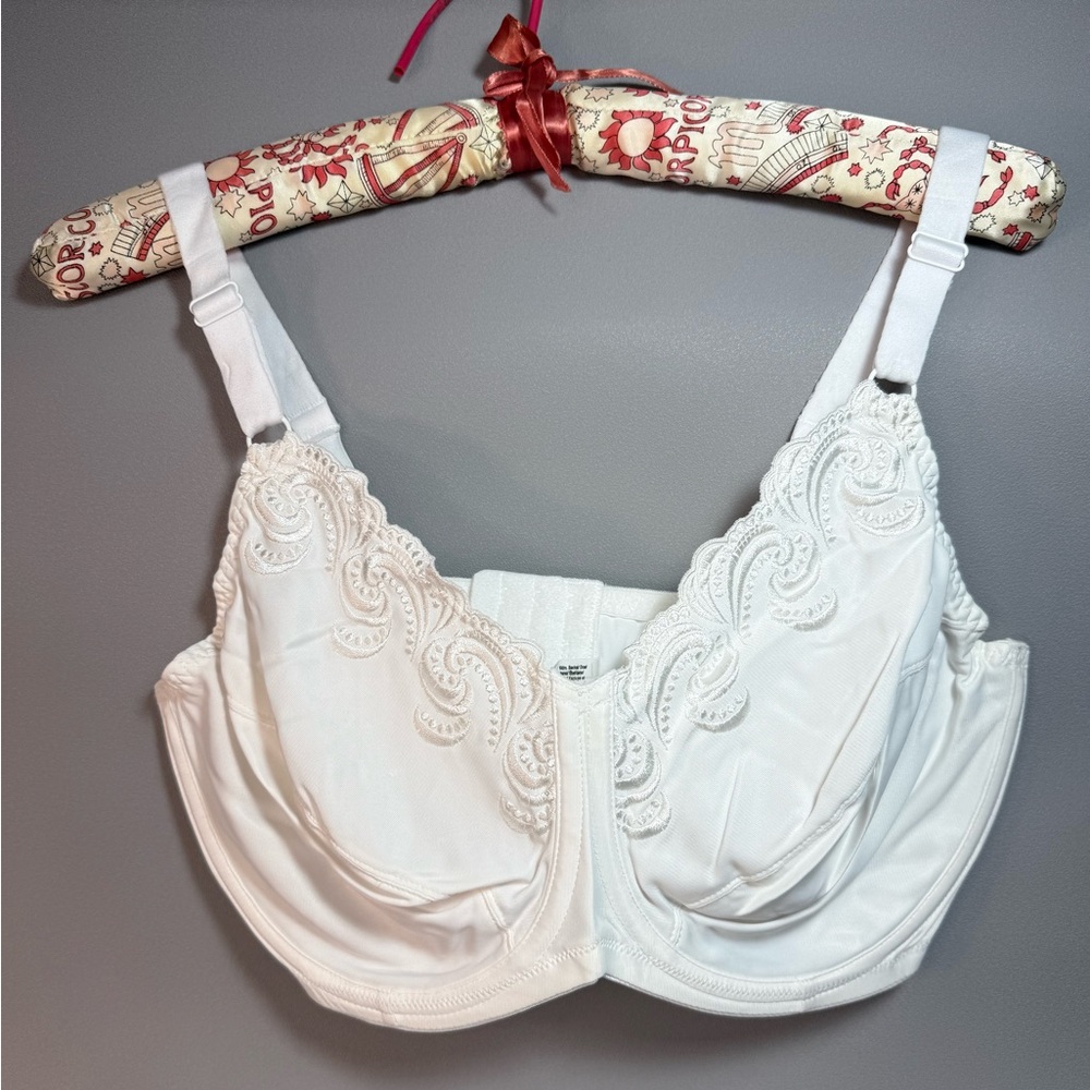Lilyette White Full-Coverage Minimizer Bra with Embroidered Detail 42D New